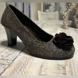 Aerosoles ADMIROLE Brown Tweed Heels Brown Flower Pumps Sz 9M
